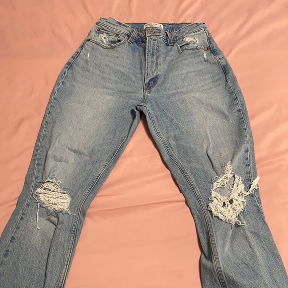 Abercrombie High Rise Mom Jeans - Picture 8 of 8